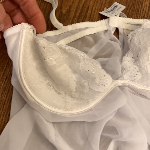 NWT. Two piece silk and satin srt - Picture 5 of 6